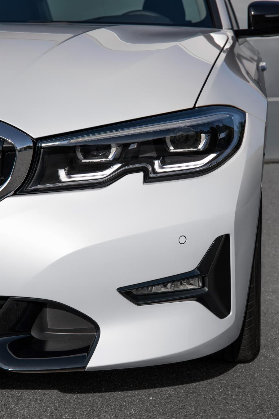 Детали экстерьера BMW 320d Sport Line (G20) 2019 года  (WW) (фото 33 из 311)